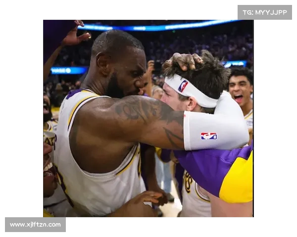 戴维斯与詹姆斯篮球训练背后的坚持与突破对青少年成长的启示